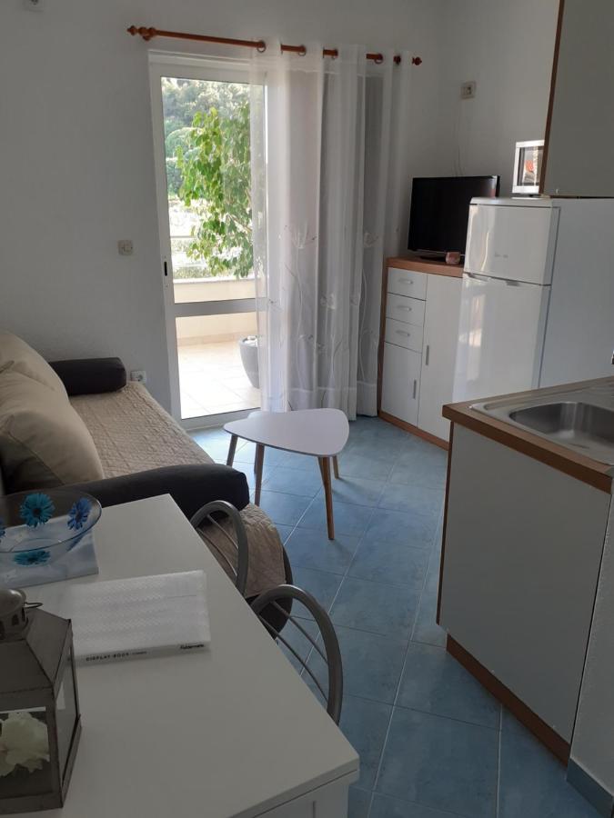 Apartments Lozina Дрвеник Экстерьер фото