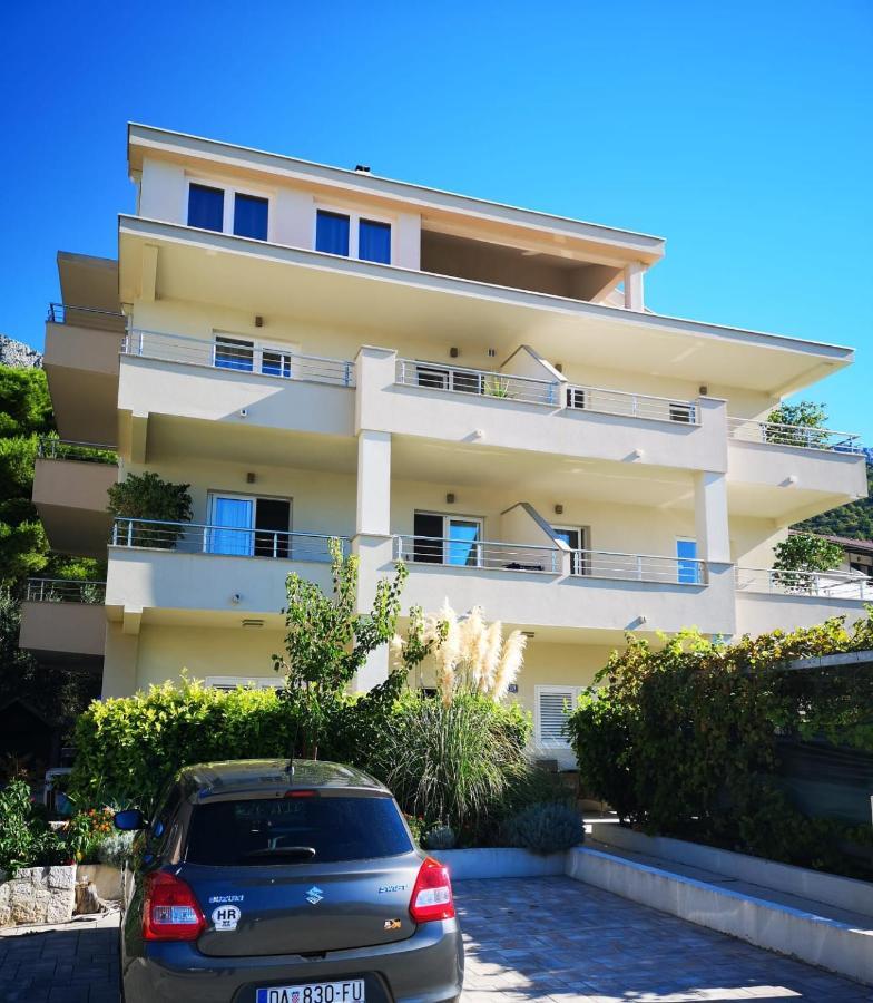 Apartments Lozina Дрвеник Экстерьер фото