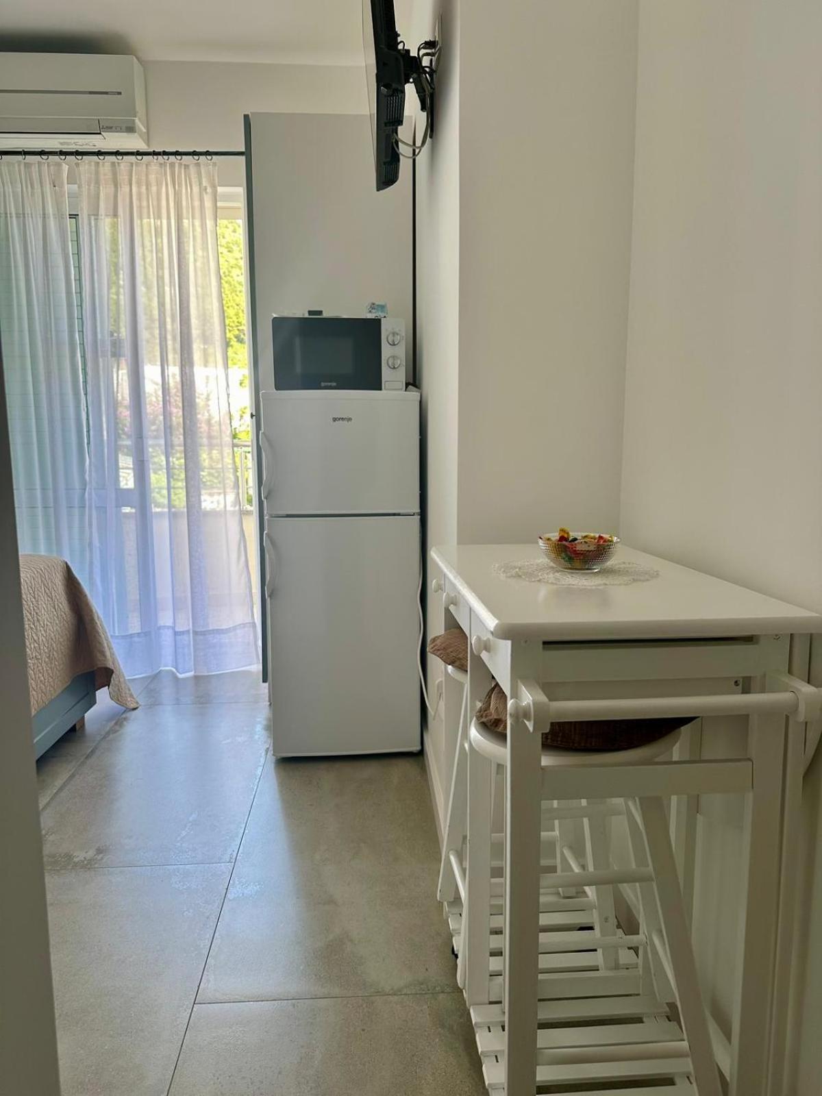 Apartments Lozina Дрвеник Экстерьер фото