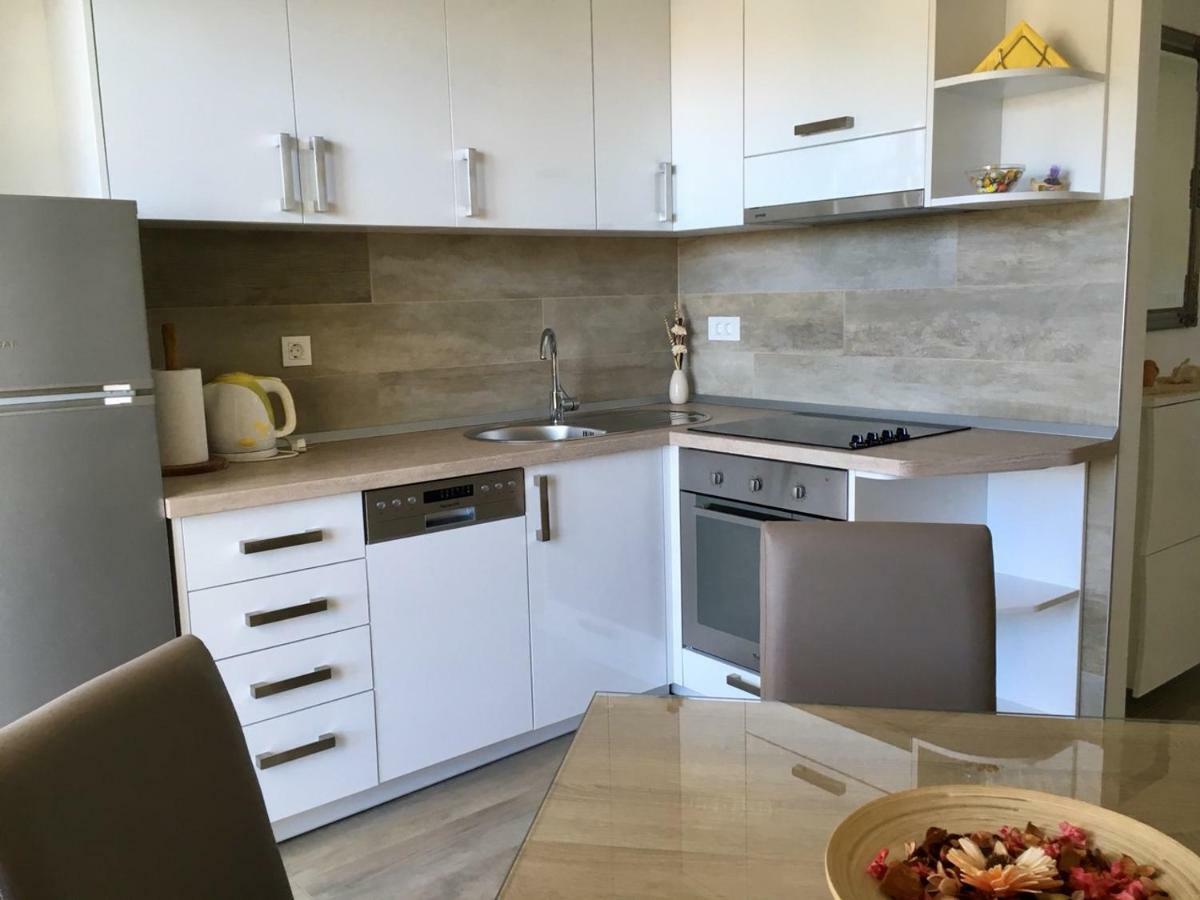 Apartments Lozina Дрвеник Экстерьер фото